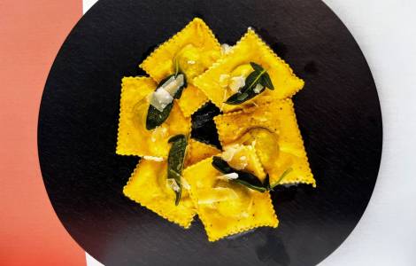 Domáce ravioly s ricottou, so špenátom a šalviou 