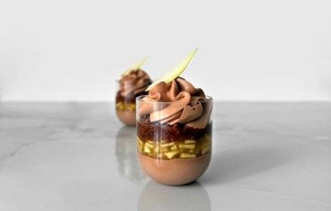 Kávová panna cotta s hruškami Tomáša Kompaníka